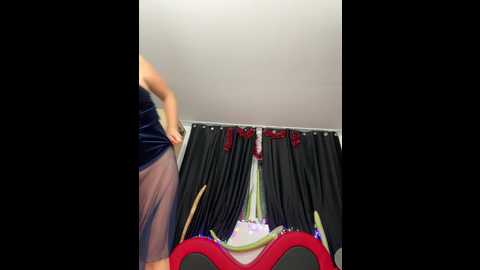 Media: alimela Stripchat 2024-12-18 22:25:00