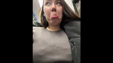 Media: asian_asami Stripchat 2024-12-18 18:53:00