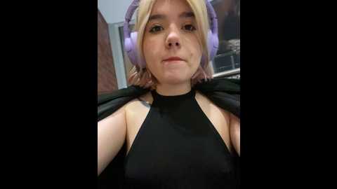 Media: baby__naughty Stripchat 2024-12-18 15:00:00