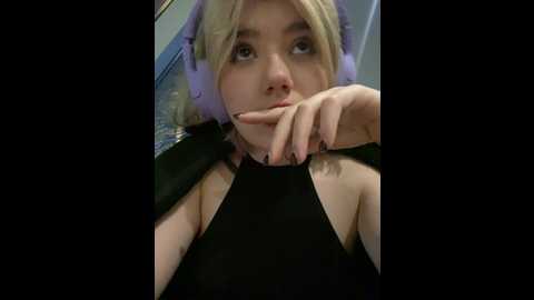 Media: baby__naughty Stripchat 2024-12-18 16:15:00
