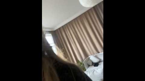 Media: curvyflawless Stripchat 2024-12-18 12:08:00
