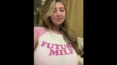 Media: curvyflawless Stripchat 2024-12-18 15:03:00