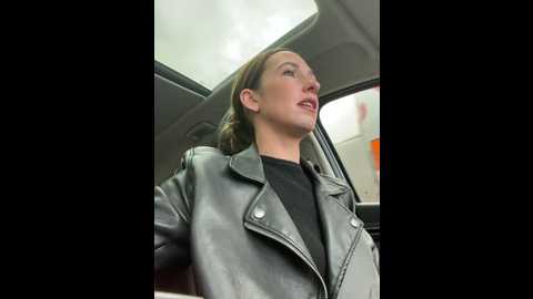 Media: lola_tentatiion Stripchat 2024-12-18 09:30:00