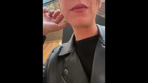 Media: lola_tentatiion Stripchat 2024-12-18 10:35:00