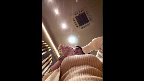 Media: wet__bunny Stripchat 2024-12-18 09:47:00