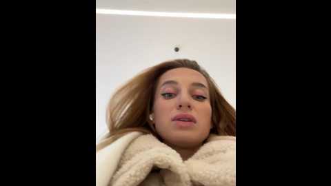 Media: _angelari_ Stripchat 2024-12-19 09:54:00