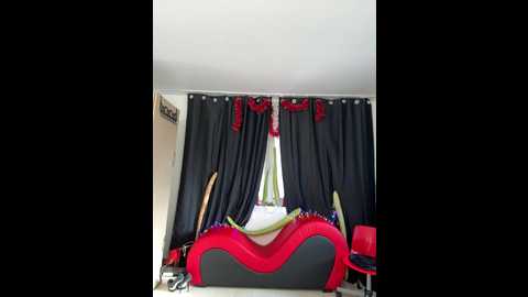 Media: alimela Stripchat 2024-12-19 08:59:00