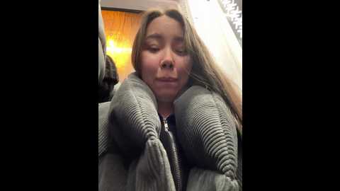 Media: asian_asami Stripchat 2024-12-19 14:03:00