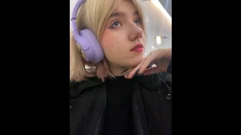 Media: baby__naughty Stripchat 2024-12-19 13:52:00
