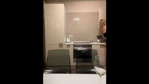 Media: charming_ritta Stripchat 2024-12-19 13:28:00