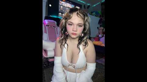 Media: cutiepiespanks Stripchat 2024-12-19 03:34:00