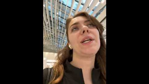 Media: mariid Stripchat 2024-12-19 09:32:00