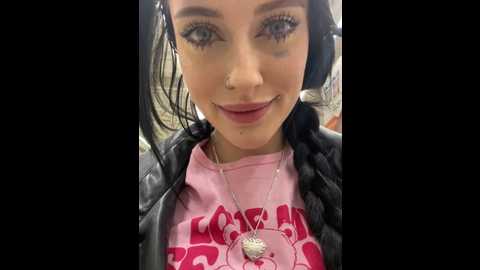 Media: melissa_crazy Stripchat 2024-12-19 15:39:00