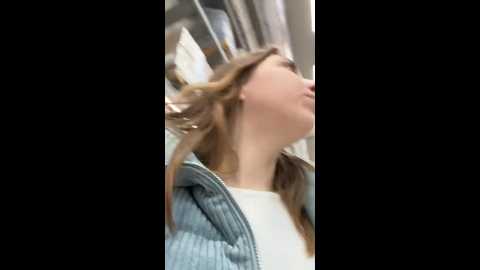 Media: sunny___bunny Stripchat 2024-12-19 12:48:00
