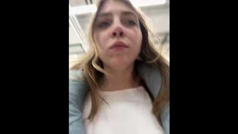 Media: sunny___bunny Stripchat 2024-12-19 16:34:00