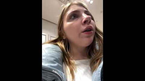 Media: sunny___bunny Stripchat 2024-12-19 17:58:00