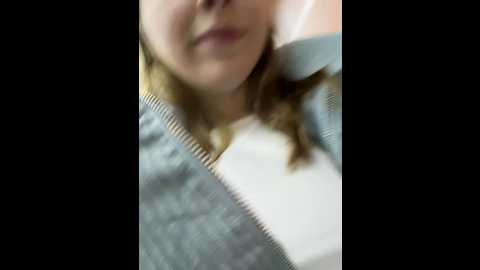 Media: sunny___bunny Stripchat 2024-12-19 18:29:00