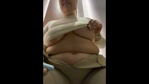 Media: suziemurray Stripchat 2024-12-19 12:12:00