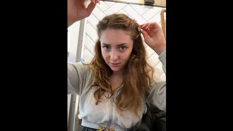 Media: mariid Stripchat 2024-12-20 08:29:00