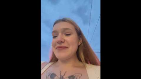 Media: honey___hot Stripchat 2025-05-29 19:38:00