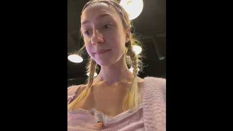 Media: lia__love Stripchat 2025-05-29 16:50:00