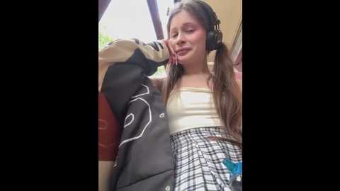Media: mmelicious Stripchat 2025-05-29 14:04:00