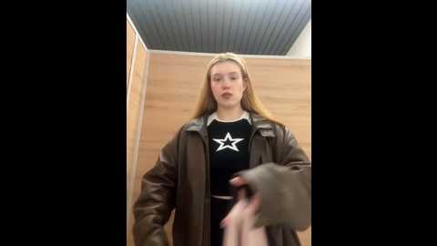 Media: honey___hot Stripchat 2025-05-30 13:26:00
