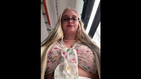 Media: milkyy_wway Stripchat 2025-05-30 17:51:00