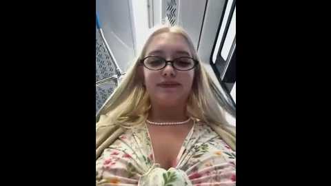 Media: milkyy_wway Stripchat 2025-05-30 18:12:00