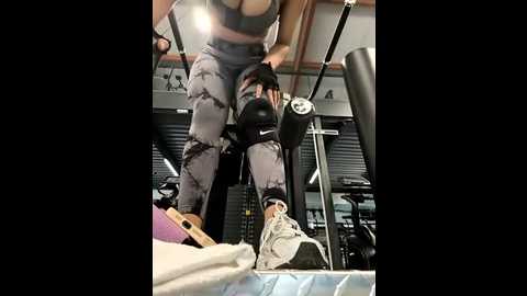 Media: alyssa_76 Stripchat 2025-05-31 12:32:00
