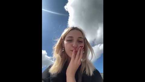 Media: dollytall Stripchat 2025-05-31 11:20:00