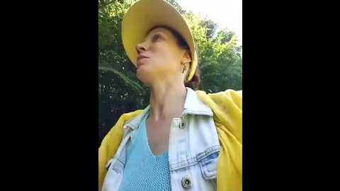Media: exhibitionsplit Stripchat 2025-05-31 13:09:00