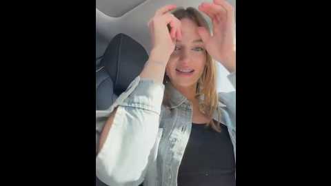 Media: _angelari_ Stripchat 2025-06-01 12:44:00