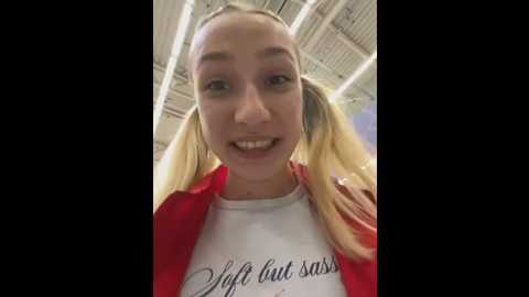 Media: lia__love Stripchat 2025-06-02 13:41:00