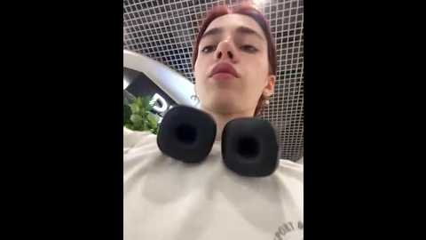Media: lily__belle Stripchat 2025-06-02 14:36:00