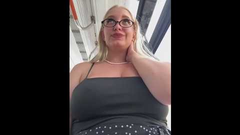 Media: milkyy_wway Stripchat 2025-06-02 10:21:00