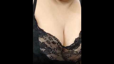 Media: sandiq99six Stripchat 2025-06-02 02:41:00