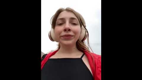 Media: sunny___bunny Stripchat 2025-06-02 17:22:00
