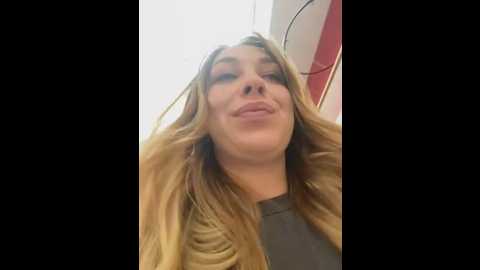 Media: sweet___emily Stripchat 2025-06-02 14:05:00