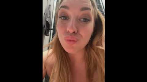 Media: sweet___emily Stripchat 2025-06-02 16:59:00