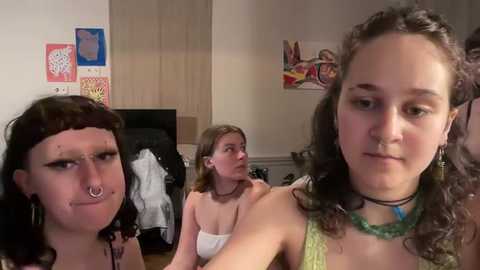 nique_taraxx @ stripchat on 20250603