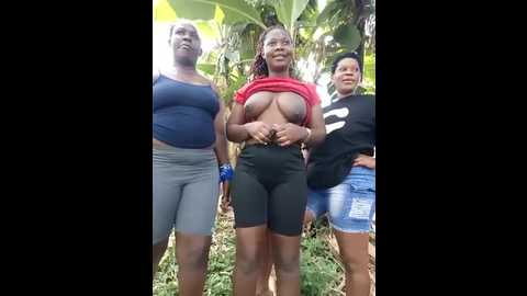 Media: xtra_bootie Stripchat 2025-06-03 07:56:00