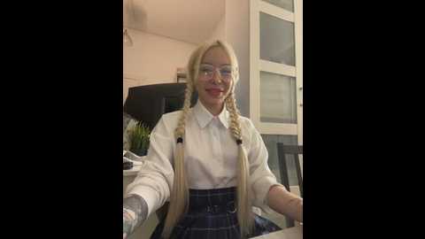 babydolll @ stripchat on 20250604