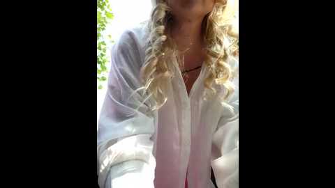 Media: bondgirl_013 Stripchat 2025-06-04 12:22:00