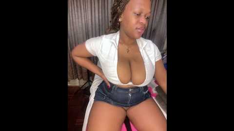 Media: boneca25 Stripchat 2025-06-04 15:44:00