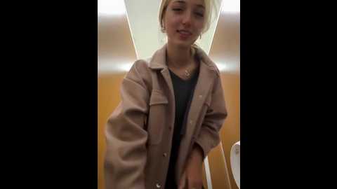 Media: dollytall Stripchat 2025-06-05 12:39:00