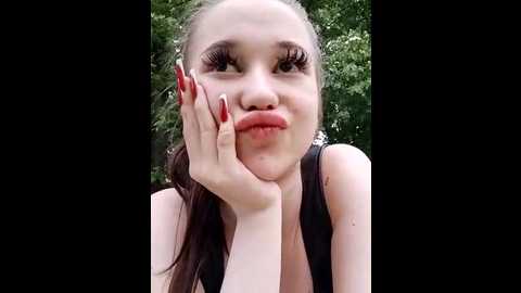 Media: juice_bunny Stripchat 2025-06-05 11:00:00