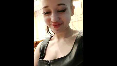Media: juice_bunny Stripchat 2025-06-05 12:00:00