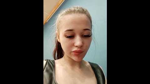 Media: juice_bunny Stripchat 2025-06-05 12:46:00