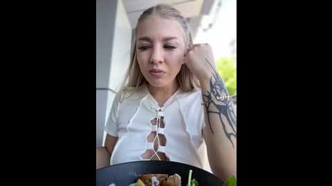 Media: newlale Stripchat 2025-06-05 05:40:00